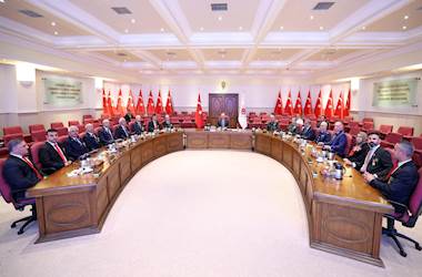 Millî Savunma Bakanı Yaşar Güler, Gazi Derneklerinin Yöneticilerini Kabul Etti