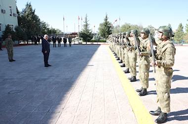 Millî Savunma Bakanı Yaşar Güler, 23’üncü Piyade Tümen Komutanlığında İnceleme ve Denetlemelerde Bulundu