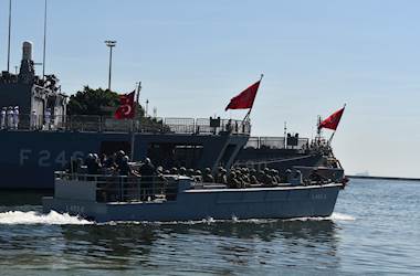 Tahliye Gemilerimiz Beyrut’a Ulaştı