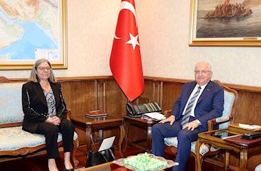 Millî Savunma Bakanı Yaşar Güler, Portekiz’in Ankara Büyükelçisi Maria Virginia Mendes Da Silva Pina'yı Kabul Etti