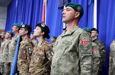 Millî Savunma Bakanı Yaşar Güler, Kosova Barış Gücü (KFOR) Komutanlığının Devir-Teslim Törenine Katıldı