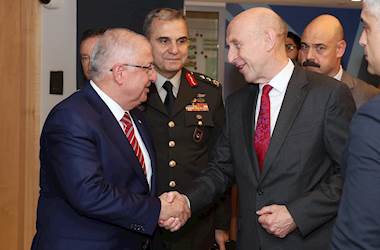 Millî Savunma Bakanı Yaşar Güler, İngiltere Savunma Bakanı John Healey ile Görüştü