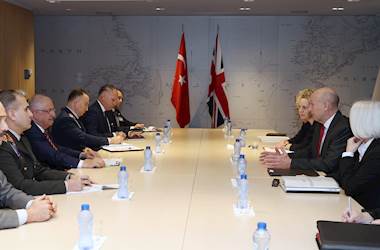 Millî Savunma Bakanı Yaşar Güler, İngiltere Savunma Bakanı John Healey ile Görüştü