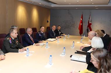 Millî Savunma Bakanı Yaşar Güler, İngiltere Savunma Bakanı John Healey ile Görüştü