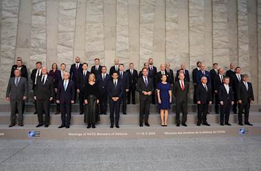 Millî Savunma Bakanı Yaşar Güler, NATO Karargâhındaki Aile Fotoğrafı Çekimine Katıldı