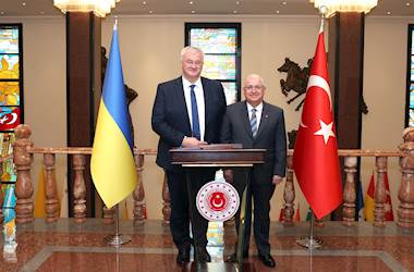Millî Savunma Bakanı Yaşar Güler, Ukrayna Dışişleri Bakanı Andriy Sibiha ile Bir Araya Geldi