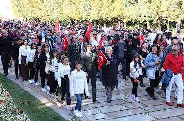 Hakkârili Öğrencilerimizden Anıtkabir’e Ziyaret