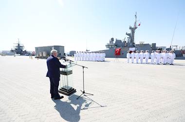 Millî Savunma Bakanı Yaşar Güler, Katar’da Görev Yapan Deniz Unsur Komutanlığımızı Ziyaret Etti