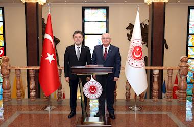 Millî Savunma Bakanı Yaşar Güler, Tarım ve Orman Bakanı İbrahim Yumaklı ile Millî Savunma Bakanlığında Bir Araya Geldi