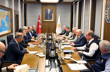 Millî Savunma Bakanı Yaşar Güler, Tarım ve Orman Bakanı İbrahim Yumaklı ile Millî Savunma Bakanlığında Bir Araya Geldi