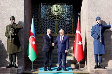 Millî Savunma Bakanı Yaşar Güler, Azerbaycan Serhat Hizmetleri Komutanı Orgeneral Elçin Guliyev’i Kabul Etti
