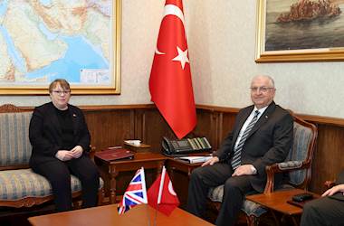 Millî Savunma Bakanı Yaşar Güler, Birleşik Krallık Savunma Tedarik ve Sanayi Devlet Bakanı Maria Eagle ile Bir Araya Geldi