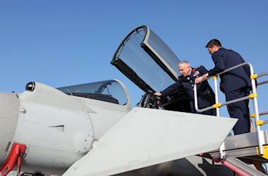 Birleşik Krallık'a Ait İki Adet Eurofighter Typhoon Uçağı Mürted Hava Meydan Komutanlığına İndi