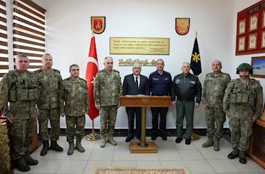 Millî Savunma Bakanı Yaşar Güler, İslahiye’deki 2’nci Zırhlı Tugay Komutanlığında İnceleme ve Denetlemelerde Bulundu