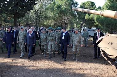 Millî Savunma Bakanı Yaşar Güler, İslahiye’deki 2’nci Zırhlı Tugay Komutanlığında İnceleme ve Denetlemelerde Bulundu