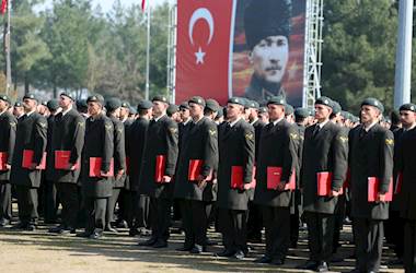 Millî Savunma Bakanı Yaşar Güler, Kara Astsubay Meslek Yüksekokulunda ASTTASAK Eğitimini Tamamlayan Astsubaylarımızın Mezuniyet Törenine Katıldı