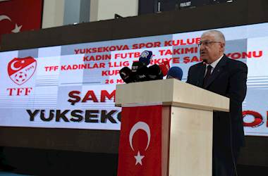 Millî Savunma Bakanı Yaşar Güler, Hakkâri’de Turkcell Kadın Futbol Süper Ligi'ne Çıkan Yüksekovaspor'un Kupa Törenine Katıldı