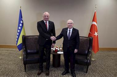 Millî Savunma Bakanı Yaşar Güler, Antalya Diplomasi Forumu’na Katılan Bosna Hersek Savunma Bakanı Zukan Helez ile Bir Araya Geldi