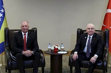 Millî Savunma Bakanı Yaşar Güler, Antalya Diplomasi Forumu’na Katılan Bosna Hersek Savunma Bakanı Zukan Helez ile Bir Araya Geldi