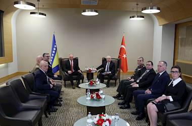 Millî Savunma Bakanı Yaşar Güler, Antalya Diplomasi Forumu’na Katılan Bosna Hersek Savunma Bakanı Zukan Helez ile Bir Araya Geldi