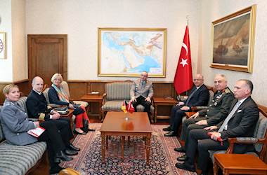 Millî Savunma Bakanı Yaşar Güler, Almanya Genelkurmay Başkanı Orgeneral Carsten Breuer’i Kabul Etti