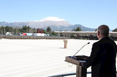 Millî Savunma Bakanı Yaşar Güler, Uzman Erbaş Komando Temel Kursu Mezuniyet ve Bröve Takma Töreni’ne Katıldı