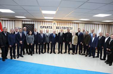 Millî Savunma Bakanı Yaşar Güler, Isparta Belediyesini Ziyaret Etti