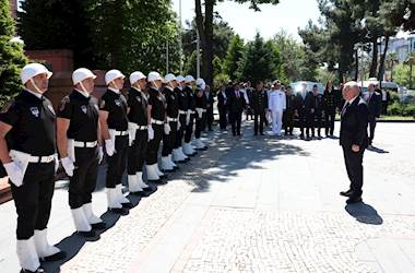 Millî Savunma Bakanı Yaşar Güler, 19 Mayıs Atatürk’ü Anma, Gençlik ve Spor Bayramı Kutlamalarına Katılmak Üzere Samsun’a Gitti