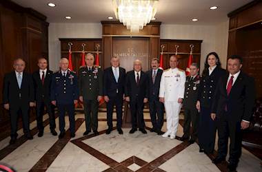 Millî Savunma Bakanı Yaşar Güler, 19 Mayıs Atatürk’ü Anma, Gençlik ve Spor Bayramı Kutlamalarına Katılmak Üzere Samsun’a Gitti