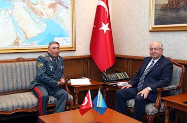 Millî Savunma Bakanı Yaşar Güler, Kazakistan Genelkurmay Başkanı Tümgeneral Sultan Kemaletdinov’u Kabul Etti