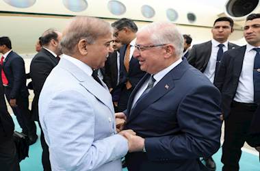 Millî Savunma Bakanı Yaşar Güler, Pakistan’ın Başbakanı Sayın Şahbaz Şerif’i İstanbul’a Gelişinde Havalimanında Törenle Karşıladı