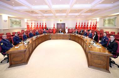 Millî Savunma Bakanı Yaşar Güler, Hava Kuvvetlerimizin Kuruluşunun 114’üncü Yılı Dolayısıyla Hava Kuvvetleri Komutanı’nı ve Beraberindeki Personeli Kabul Etti