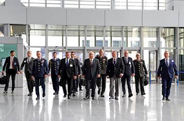 NATO Savunma Bakanları Toplantısı İçin Brüksel’e Giden Millî Savunma Bakanı Yaşar Güler, NATO Daimî Temsilciliğimizi Ziyaret Etti