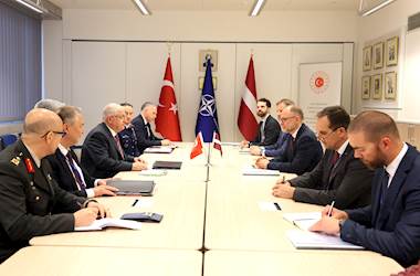 Millî Savunma Bakanı Yaşar Güler, Letonya Savunma Bakanı Andris Spruds ile Bir Görüşme Gerçekleştirdi