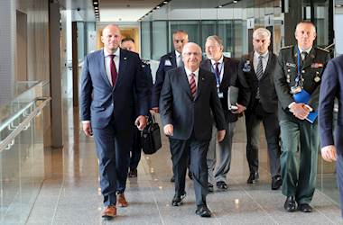 Millî Savunma Bakanı Yaşar Güler, NATO’da Belçika Savunma Bakanı Theo Francken ile Bir Araya Geldi