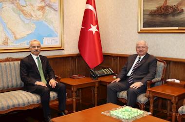 Millî Savunma Bakanı Yaşar Güler ile Ulaştırma ve Altyapı Bakanı Abdulkadir Uraloğlu, Millî Savunma Bakanlığında Bir Araya Geldi