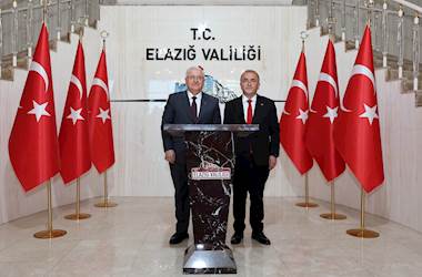 Millî Savunma Bakanı Yaşar Güler, Elazığ Valiliğini ve Elazığ Belediyesini Ziyaret Etti