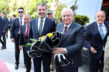 Millî Savunma Bakanı Yaşar Güler, Elazığ Valiliğini ve Elazığ Belediyesini Ziyaret Etti