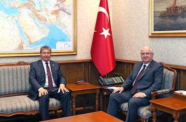 Millî Savunma Bakanı Yaşar Güler, KKTC Başbakanı Ünal Üstel ile Bir Araya Geldi