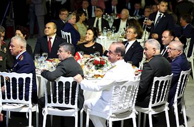 Millî Savunma Bakanı Yaşar Güler ve Beraberindeki TSK Komuta Kademesi, Mutlu Barış Harekâtı’nın 51’inci Yılı Dolayısıyla Düzenlenen Resepsiyona Katıldı