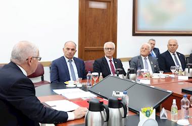 Millî Savunma Bakanı Yaşar Güler, Kıbrıs Şehit ve Gazi Derneklerinin Değerli Üyeleriyle Bir Araya Geldi
