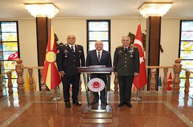 Millî Savunma Bakanı Yaşar Güler, Kuzey Makedonya Genelkurmay Başkanı Tümgeneral Sashko Lafchiski’yi Kabul Etti