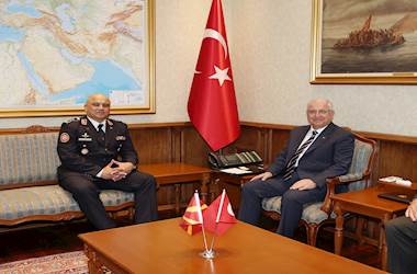 Millî Savunma Bakanı Yaşar Güler, Kuzey Makedonya Genelkurmay Başkanı Tümgeneral Sashko Lafchiski’yi Kabul Etti