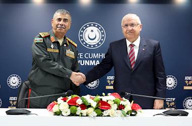 Millî Savunma Bakanı Yaşar Güler, IDEF 2025’te Azerbaycan’ın Savunma Bakanı Orgeneral Zakir Hasanov ile Görüştü