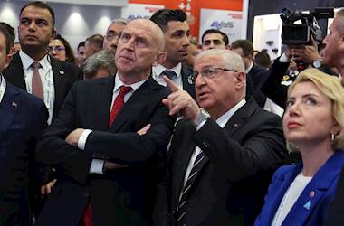 Millî Savunma Bakanı Yaşar Güler ve Birleşik Krallık Savunma Bakanı John Healey, IDEF 2025 Fuarı’nı Gezdi