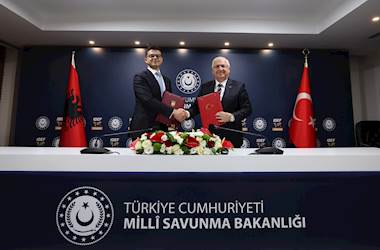 Millî Savunma Bakanı Yaşar Güler, Arnavutluk Savunma Bakanı Pirro Vengu ile Bir Araya Geldi