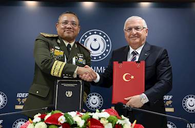 Millî Savunma Bakanı Yaşar Güler, Guatemala Savunma Bakanı Henry David Saenz Ramos ile Görüştü