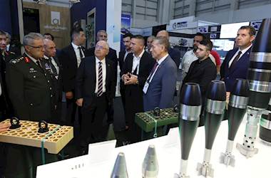 Millî Savunma Bakanı Yaşar Güler, IDEF 2025 Fuarı’ndaki Stantları Gezdi