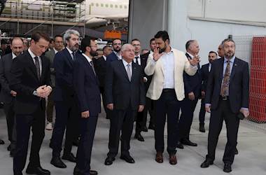 Millî Savunma Bakanı Yaşar Güler, Türk Hava Yolları Teknik AŞ’yi Ziyaret Etti