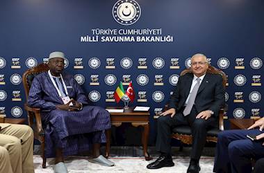 Millî Savunma Bakanı Yaşar Güler, Mali Genelkurmay Başkanı'nı ve Endonezya Kara Kuvvetleri Komutanı'nı Kabul Etti